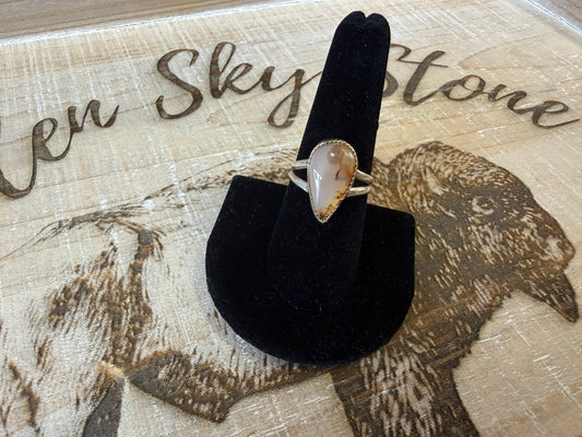 Sterling Silver Montana Moss Agate Ring Size 8, Teardrop Agate Stone, Serrated Bezel, Split Shank Southwestern Ring, Gift for Her